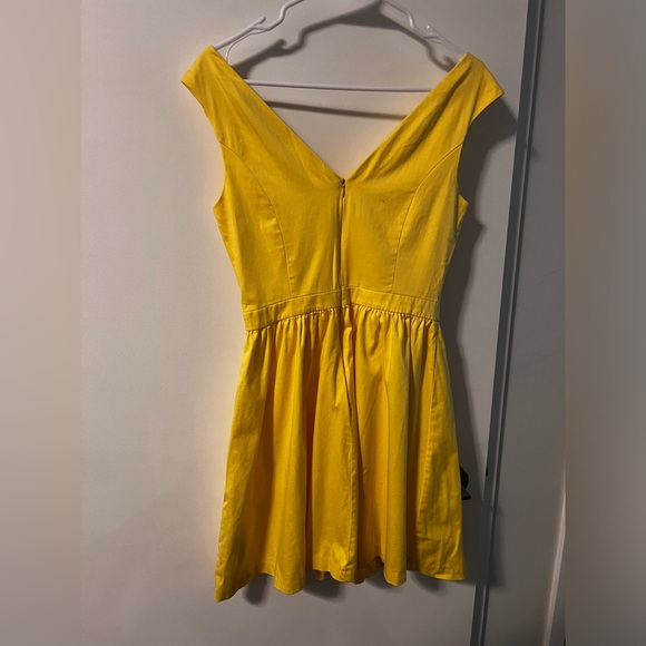 Zara dress - Picture 2 of 3